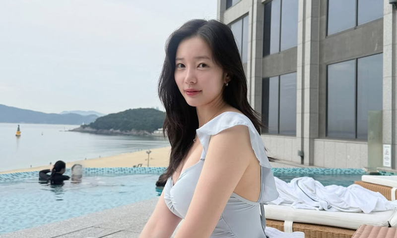 윤채경, 청순함에 반전 글래머