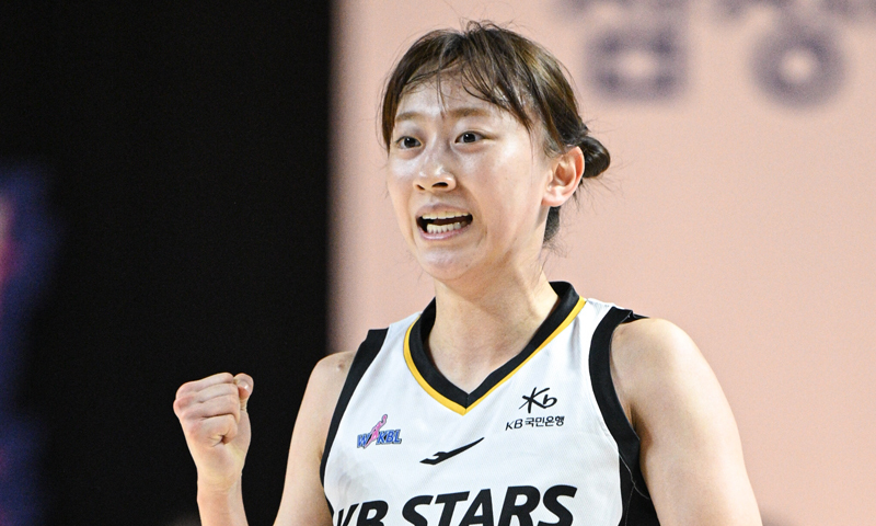 이채은, 14분 뛰고 16점 폭발…KB, 82-61로 삼성생명 압도