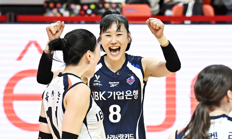 IBK기업은행 임명옥이 건진 디그 31개… 공격수들은 불을 뿜었다