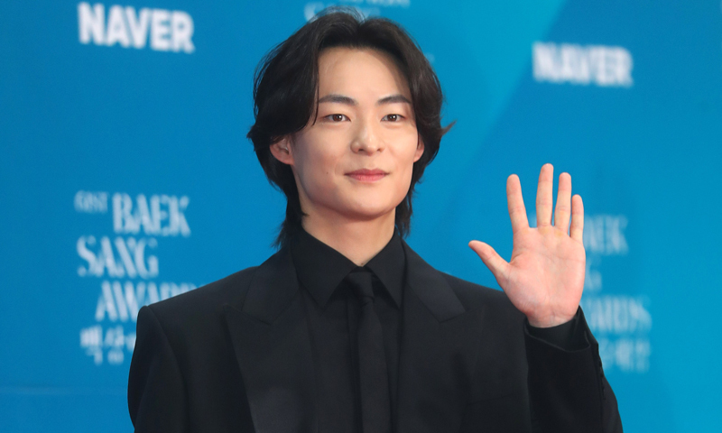 송건희 입대 "30대 다 돼서…많은 생각 스쳐"